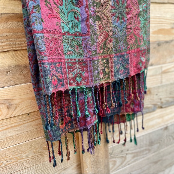 Sacred Threads fringe floral paisley multicolored shawl - Picture 4 of 13